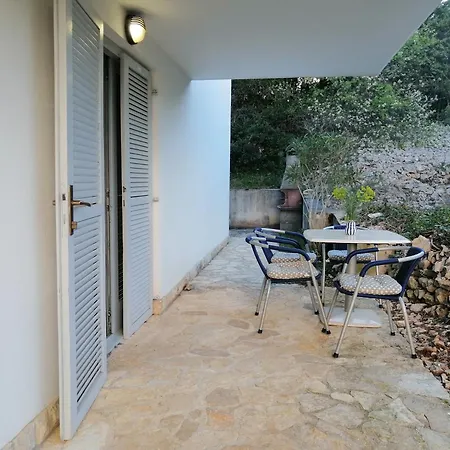 Bella Apartmani, Otok Ugljan - *