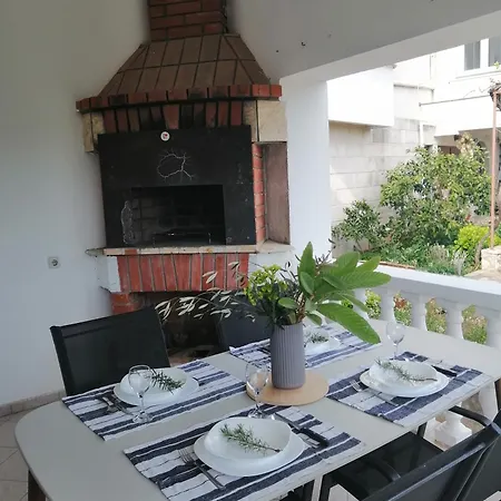 Bella Apartmani, Otok Ugljan - アパート *