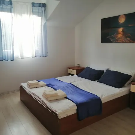 Bella Apartmani, Otok Ugljan - カリ