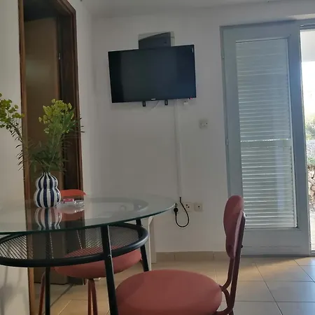 Bella Apartmani, Otok Ugljan - *