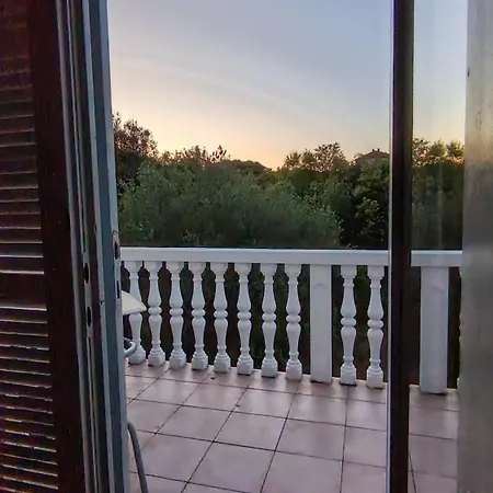 Bella Apartmani, Otok Ugljan - カリ