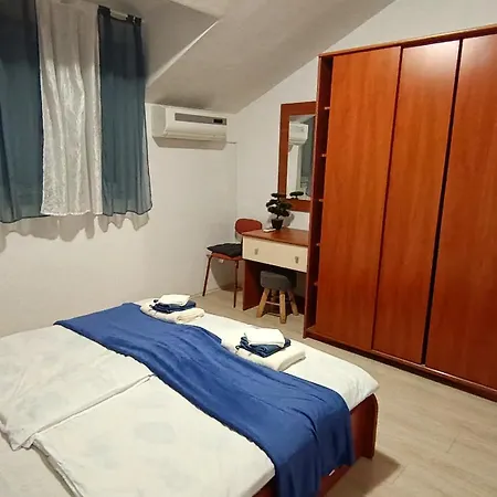 Bella Apartmani, Otok Ugljan - アパート